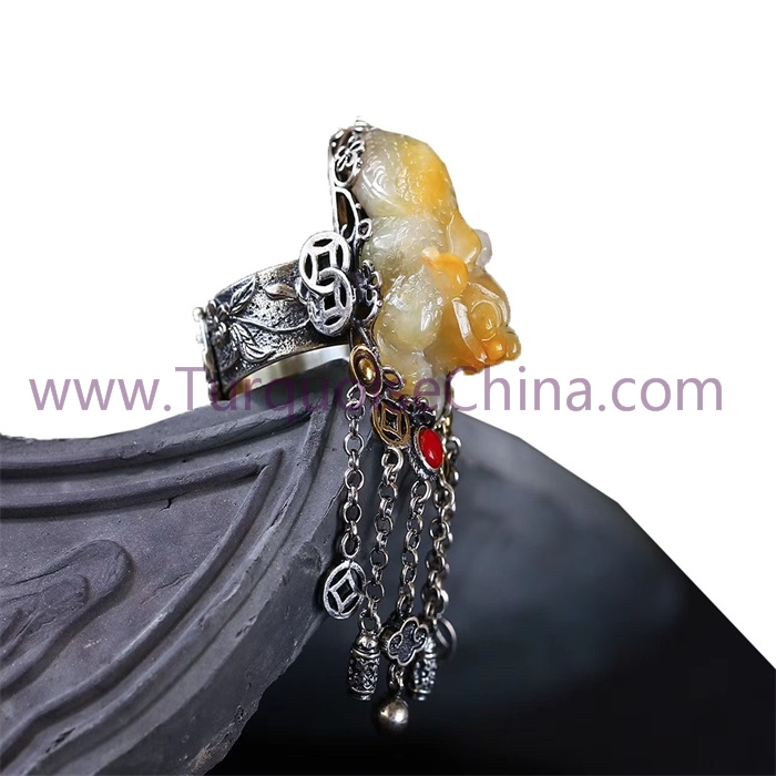 Propitious And Healing Pixiu Ring Maded By Natural Beeswax Amber